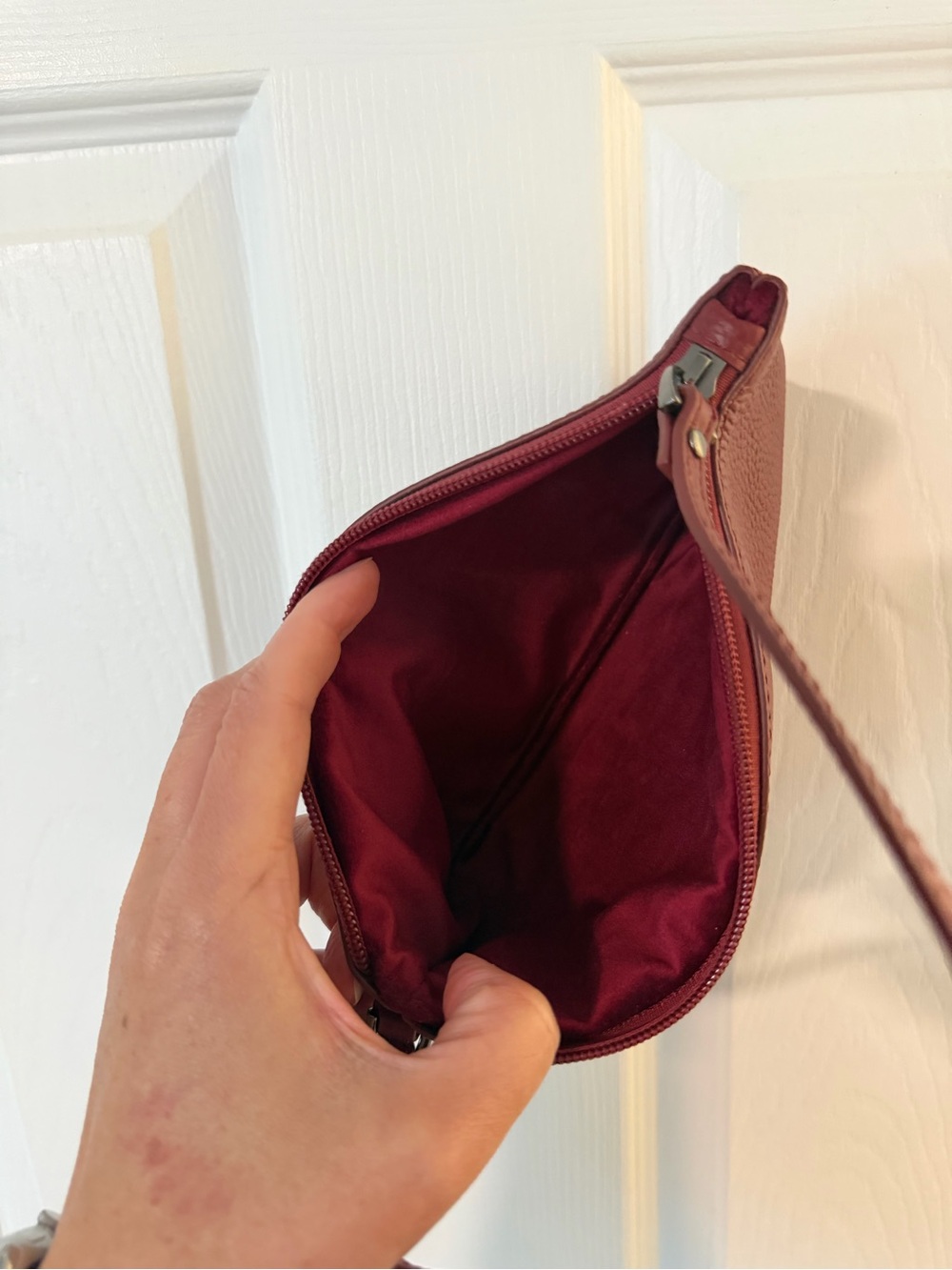 Beck Genuine Pebble Leather Wristlet Clutch - Burgundy - Picture 3 of 3